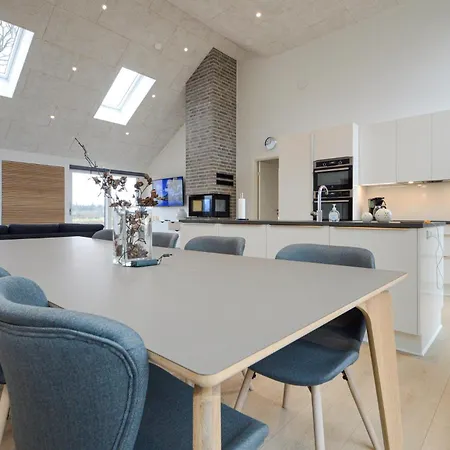 Stunning In With Kitchen Holiday home *