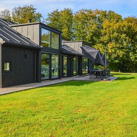 Holiday home Stunning In With Kitchen Haderslev