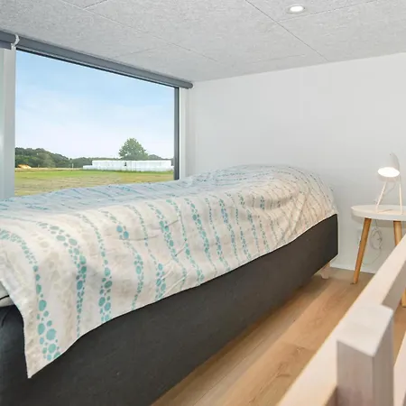Stunning In With Kitchen Holiday home *